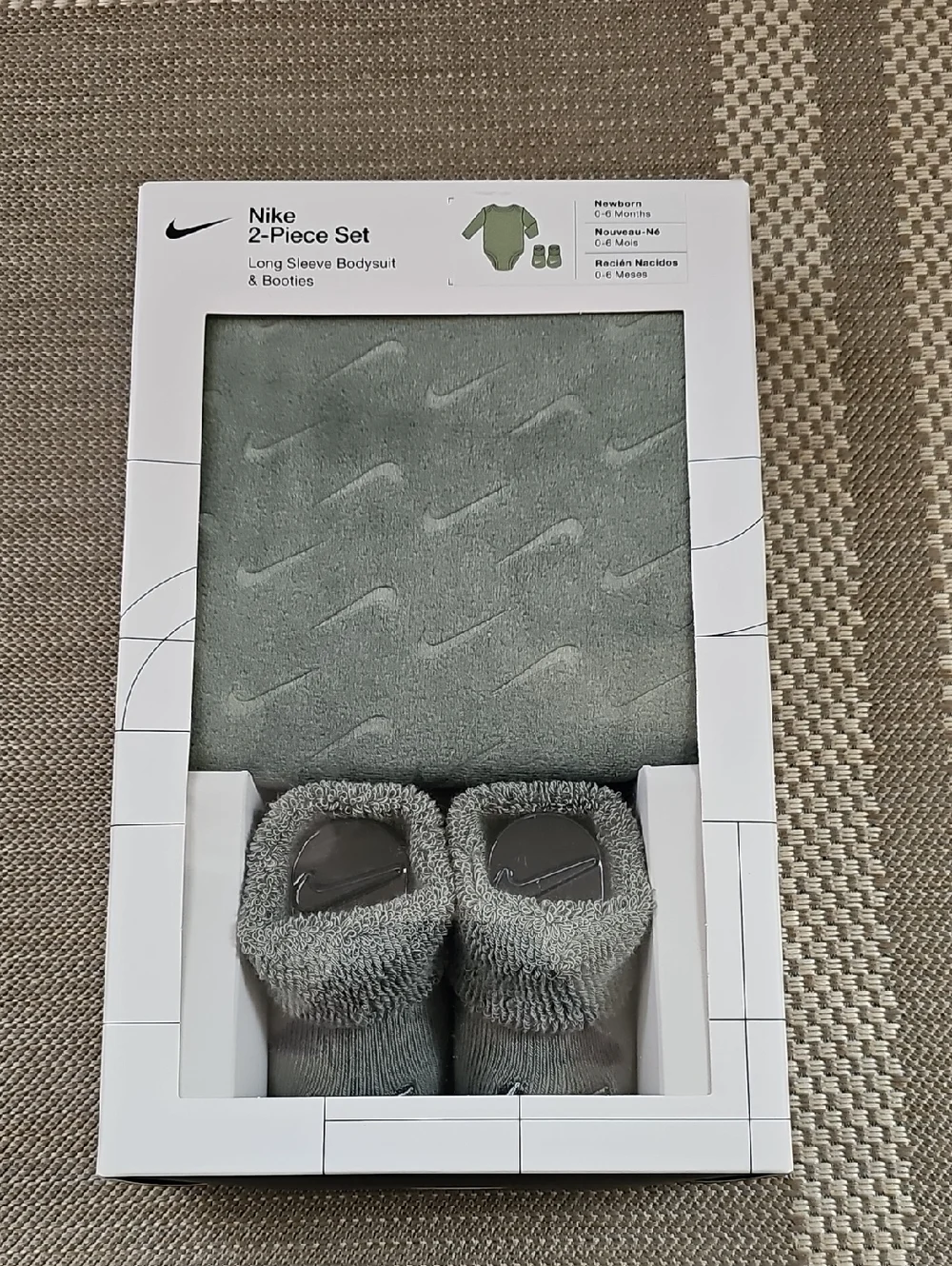 Nike Green Gray Baby 2-Piece Set - Bodysuit & Booties - Picture 1 of 2